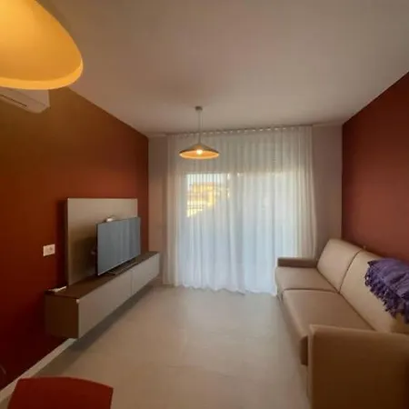 Woody Charming - Agenzia Cocal Apartament *